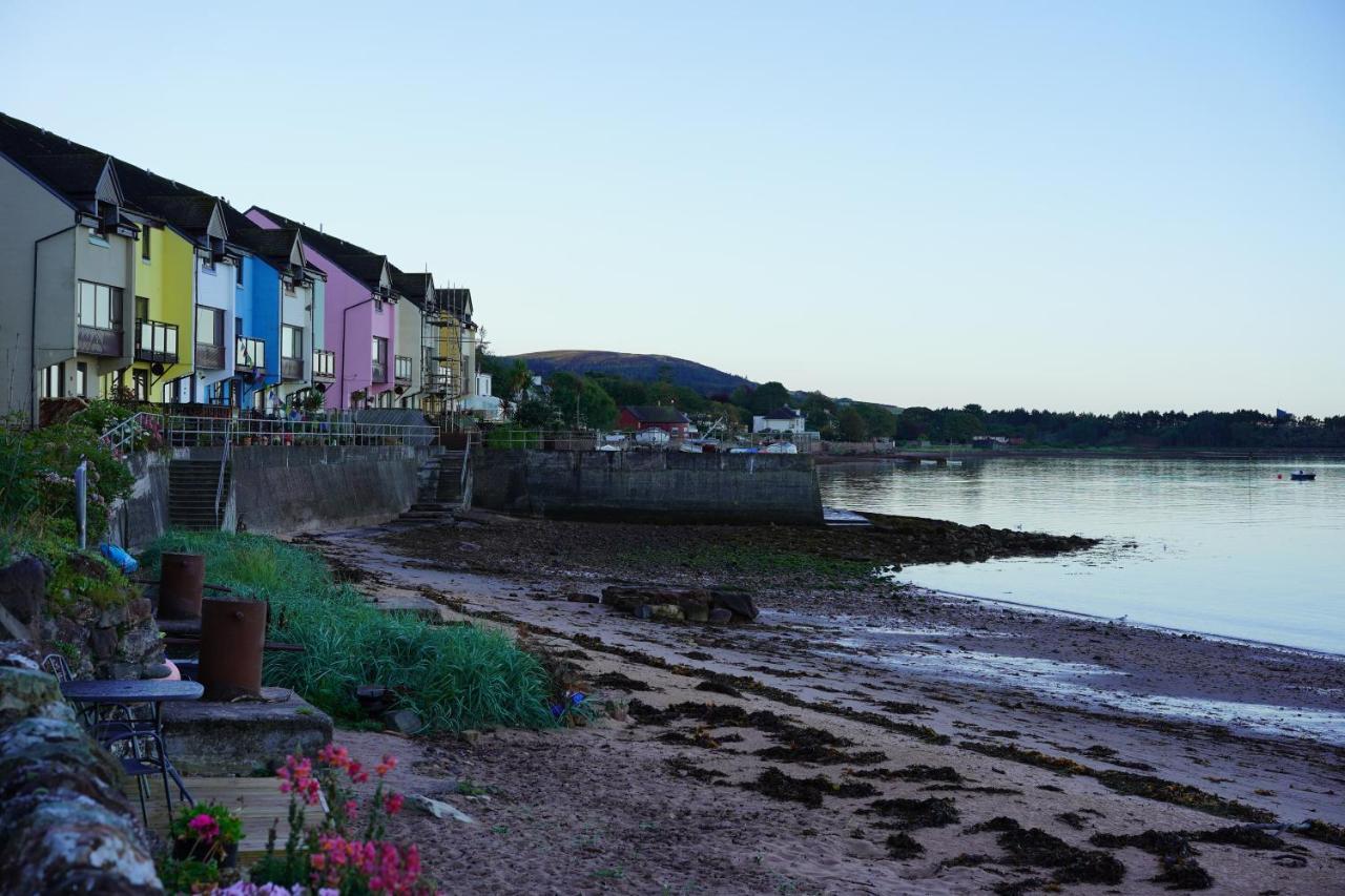 House No2 With Amazing Sea Views And Private Garden Onto Beach. Apartment