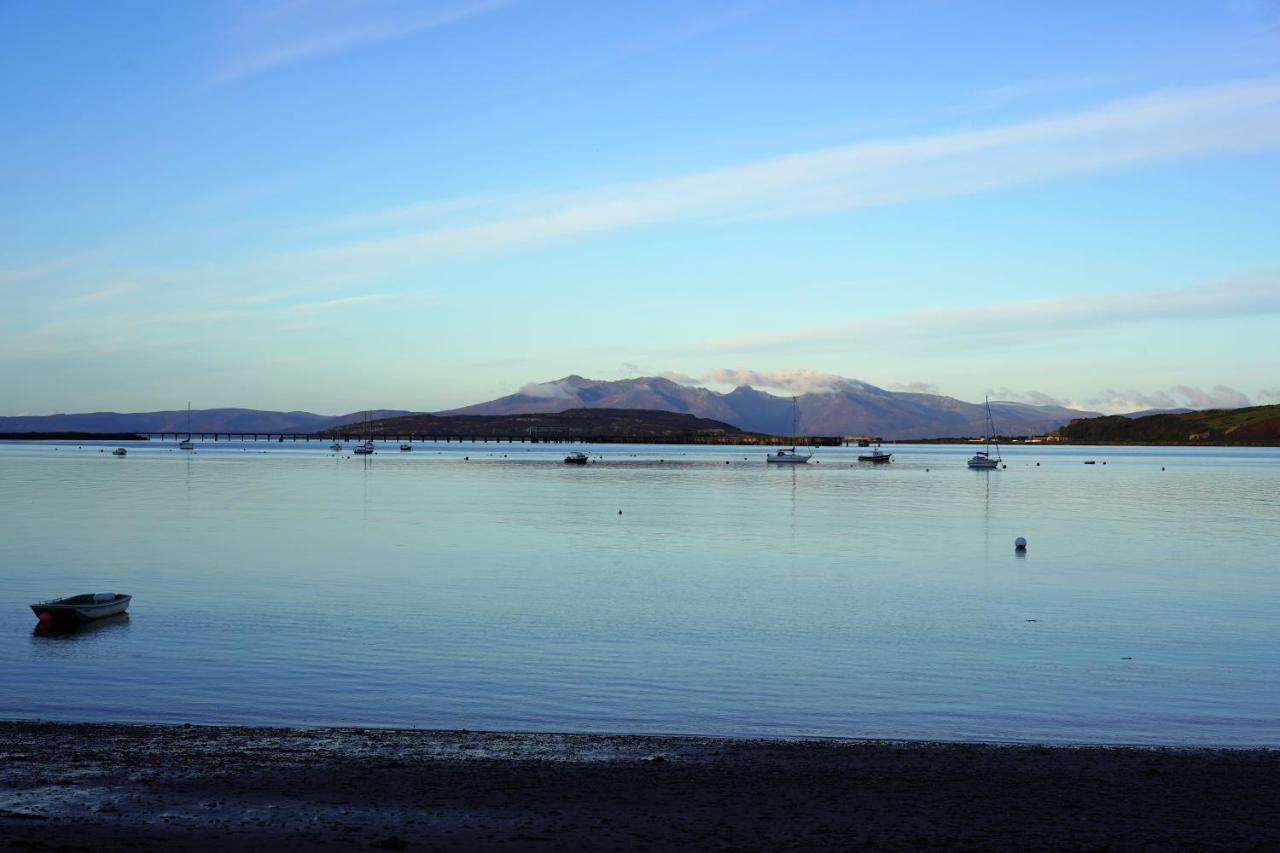 House No2 With Amazing Sea Views And Private Garden Onto Beach. Fairlie