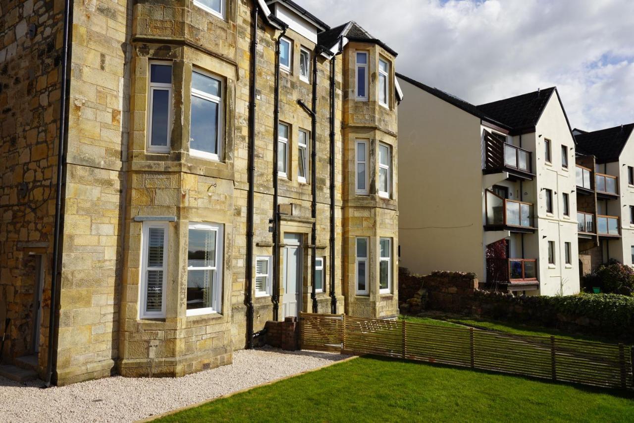 House No2 With Amazing Sea Views And Private Garden Onto Beach. Apartment Fairlie