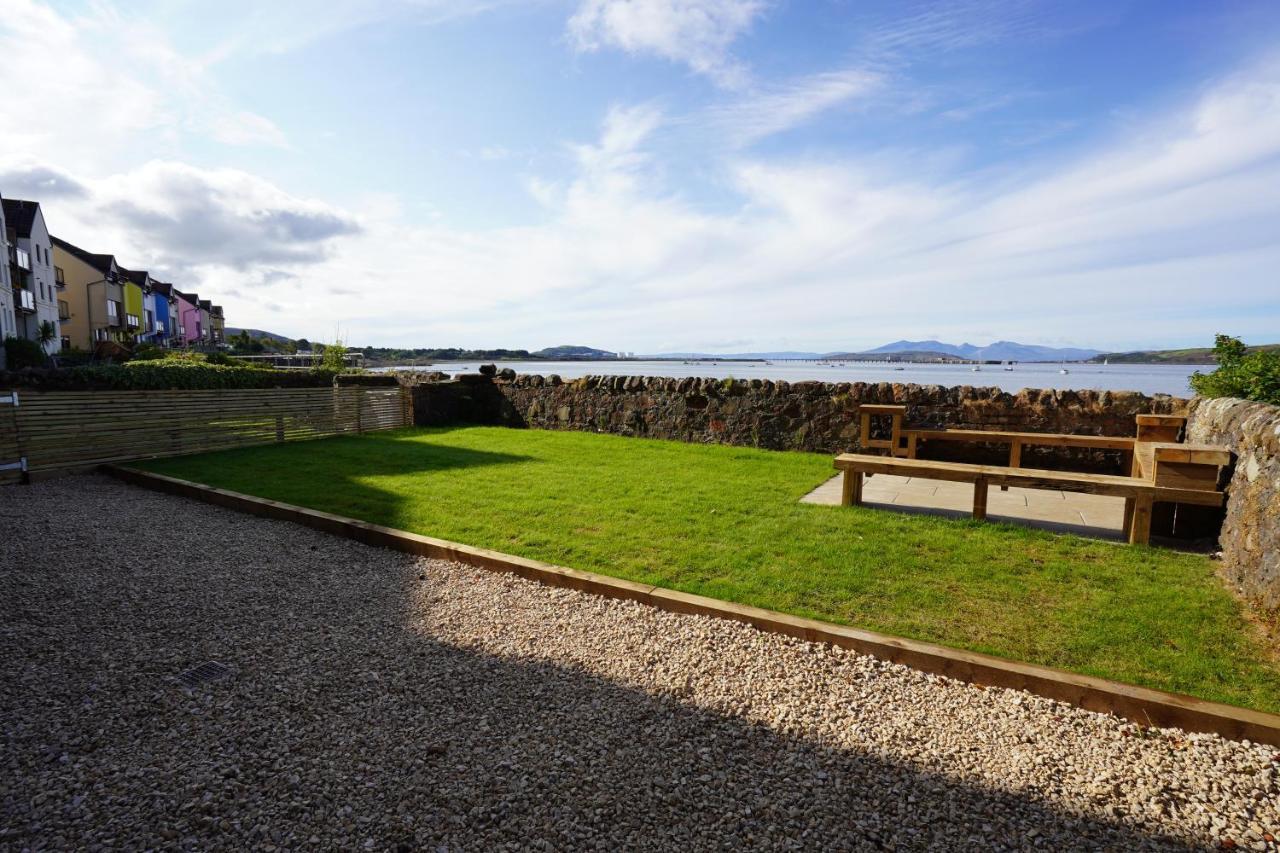 House No2 With Amazing Sea Views And Private Garden Onto Beach. Apartment